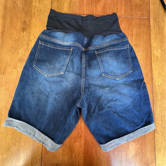 OLD NAVY Maternity Full Panel Denim Shorts (size 10Reg) - Picture 2 of 7